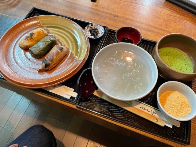 お茶の洞之園　三食醤油餅