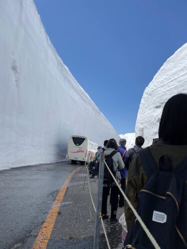 GW北陸旅⑥ 朝から並んで4時間待ち⁈ 憧れの雪の大谷、失敗と対策と絶景！