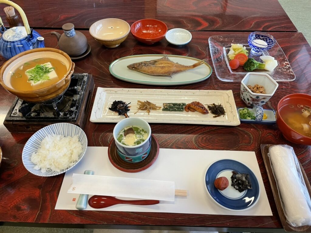 三養荘 朝食