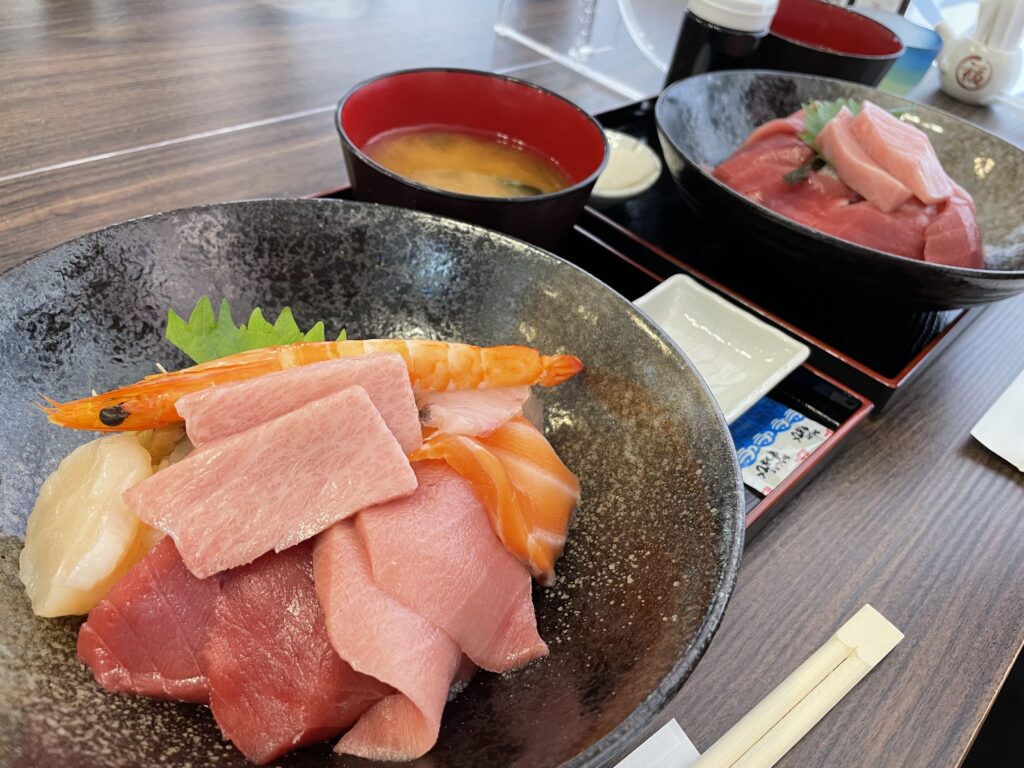 海鮮丼 まぐろ家 生本まぐろ入海鮮丼